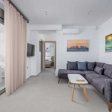 Panaxia Votsalo Theológos