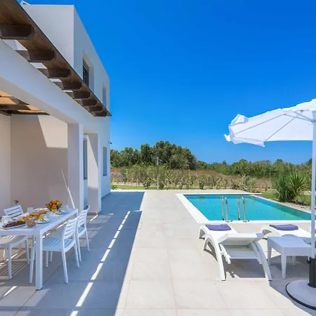 Panaxia Votsalo * Theológos