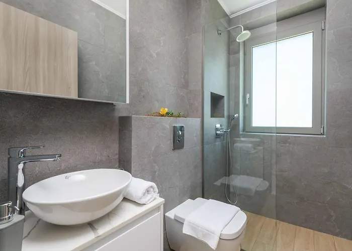 Panaxia Votsalo * Theológos